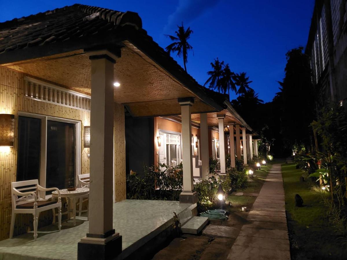 Utama Villas Beach Front Candidasa ภายนอก รูปภาพ