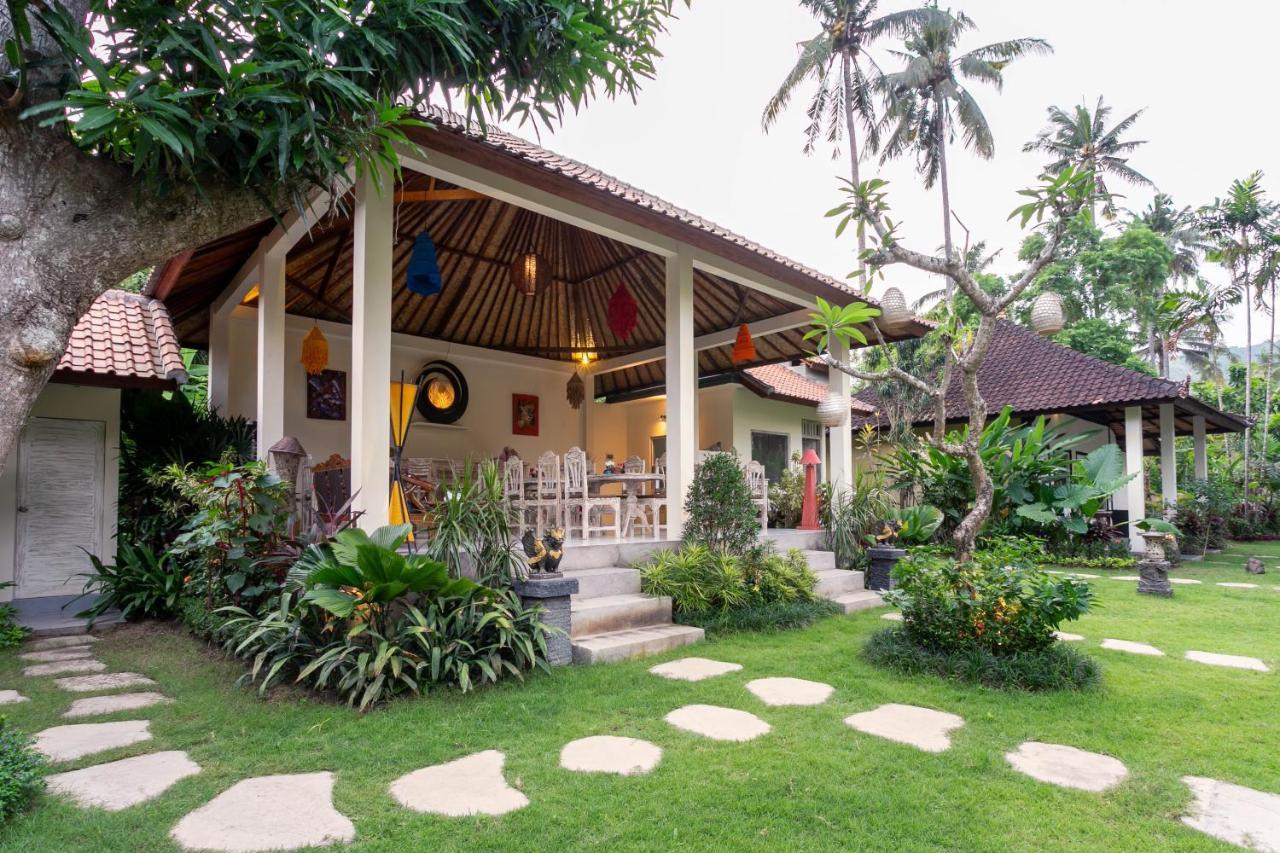 Utama Villas Beach Front Candidasa ภายนอก รูปภาพ